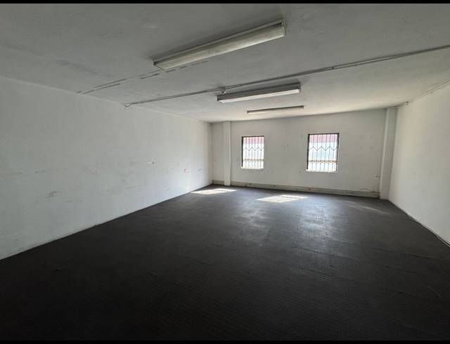 985M² WAREHOUSE TO LET IN LINBRO PARK